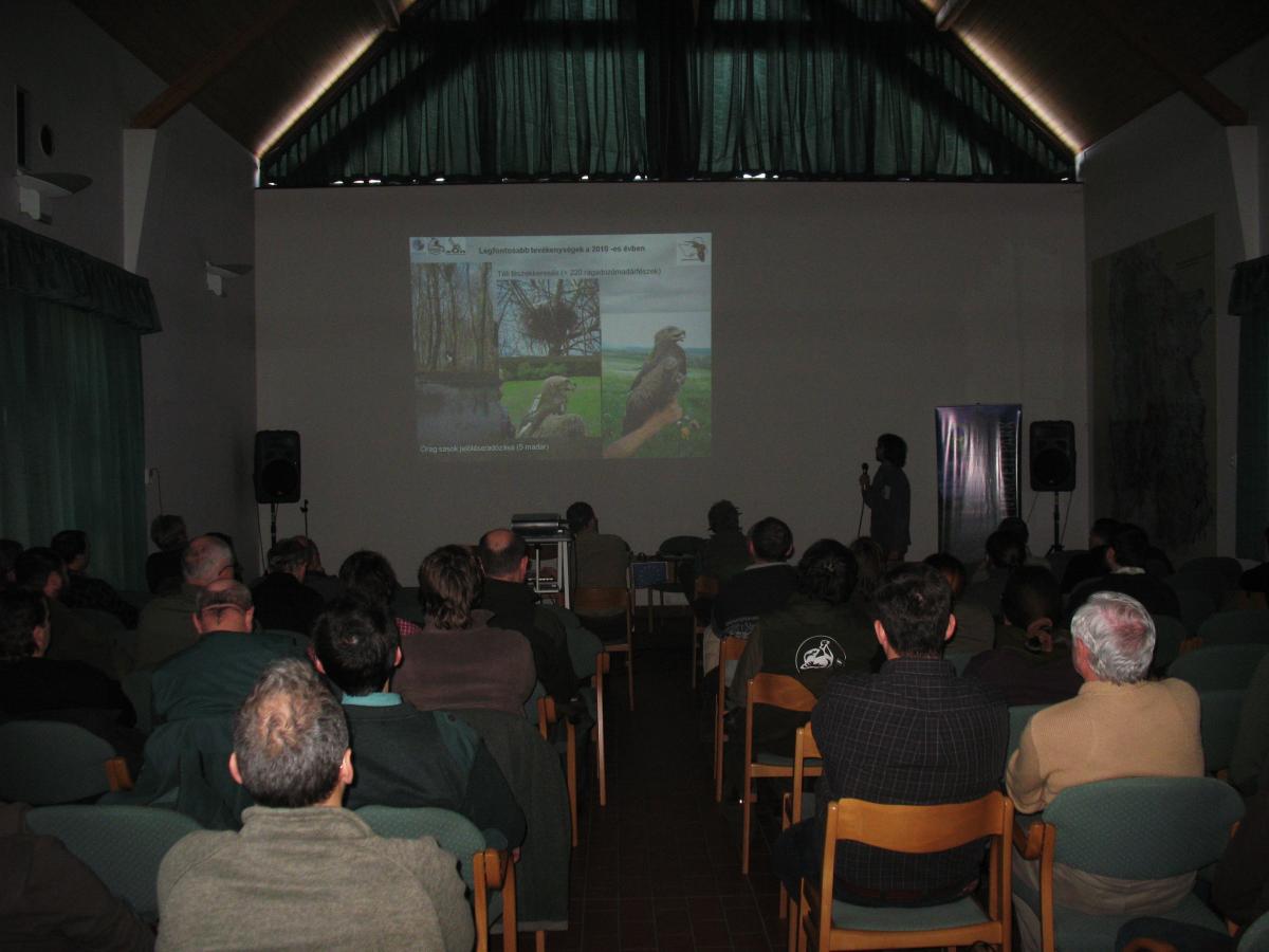 Róbert Zeitz (MILVUS Group, Romania) talking about lesser spotted eagles and the LIFE project inititated to protect them (Photo: Attila Nagy)